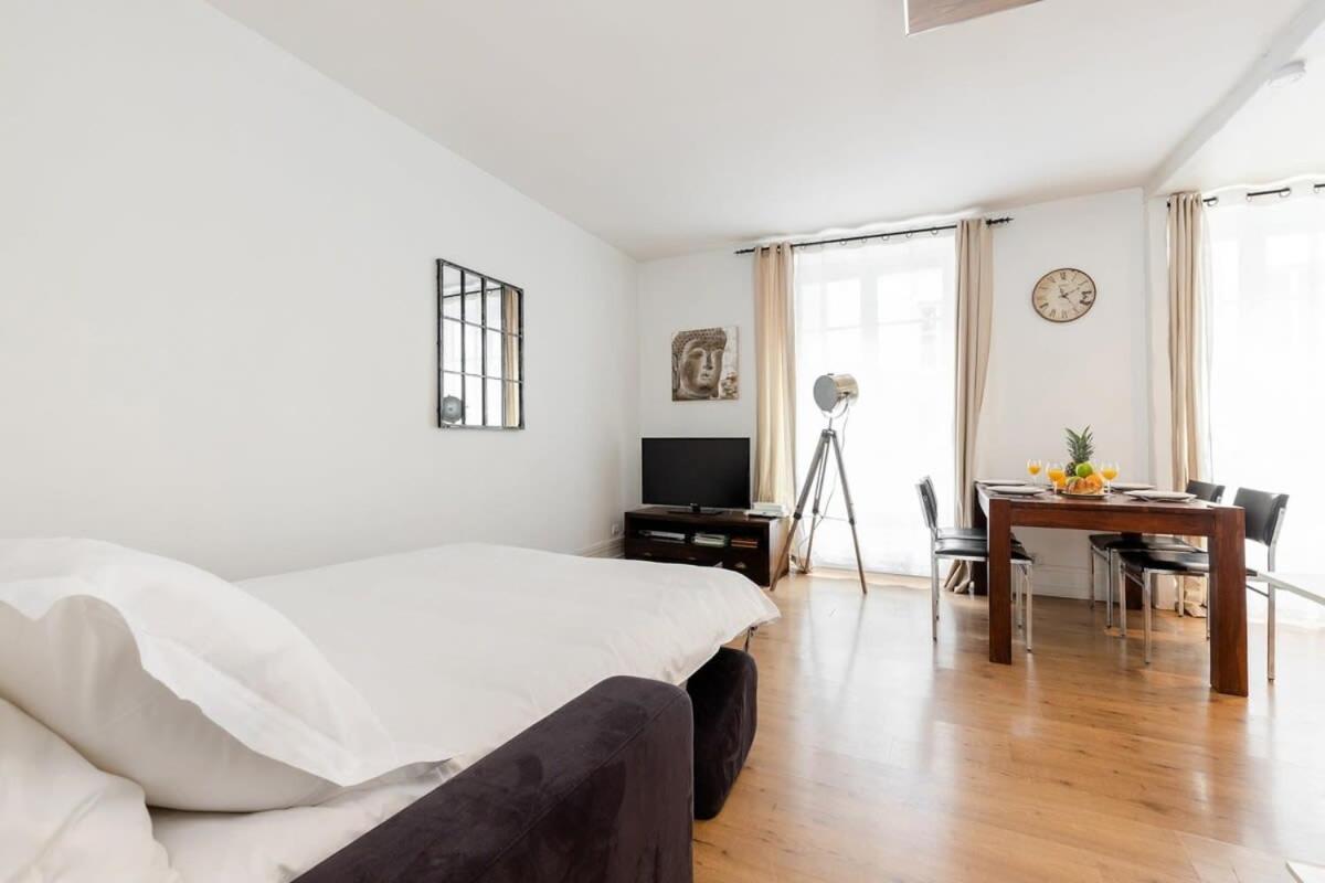 Avenue De Mars 2Br Lejlighed Paris Eksteriør billede