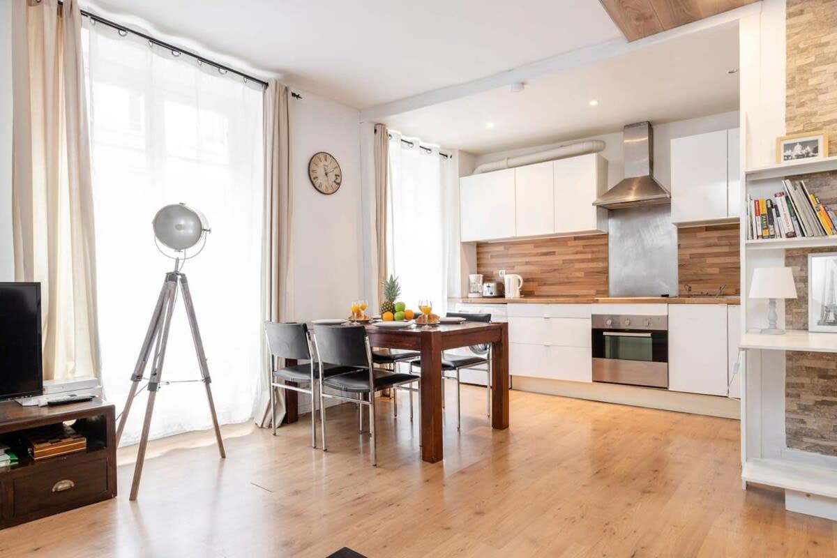 Avenue De Mars 2Br Lejlighed Paris Eksteriør billede